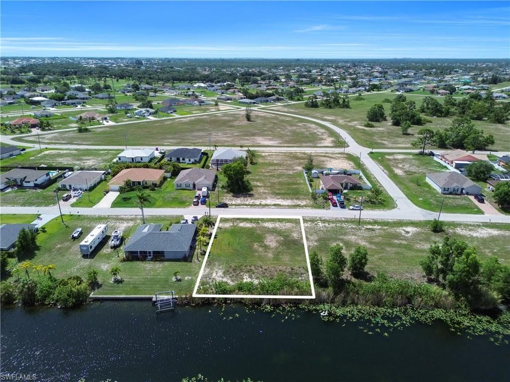 2240 15th St, Cape Coral, FL 33993-6