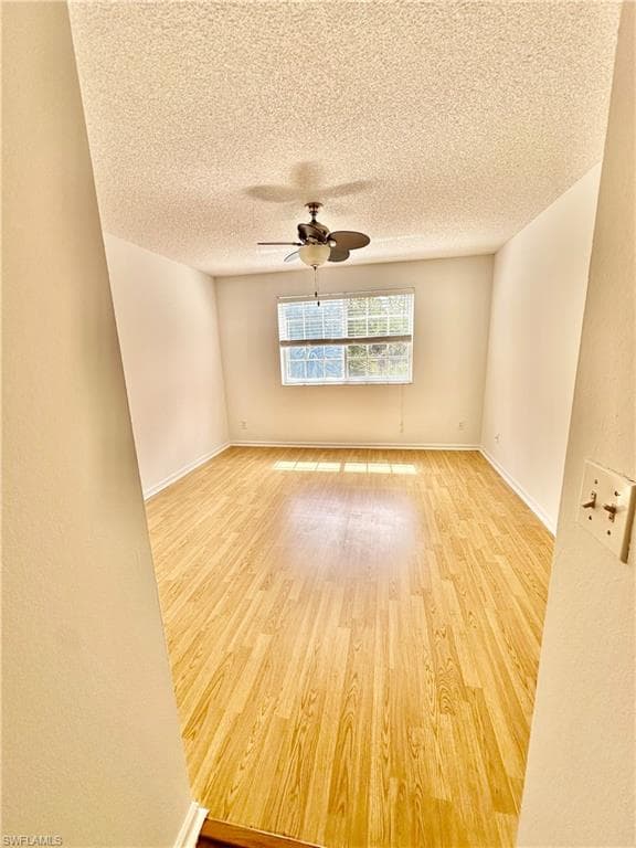 1260 Wildwood Lakes Blvd 204, Naples, FL 34104-7