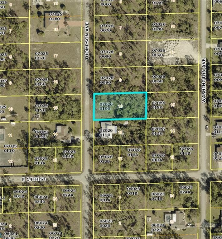1404 Thompson Ave, Lehigh Acres, FL 33972-1