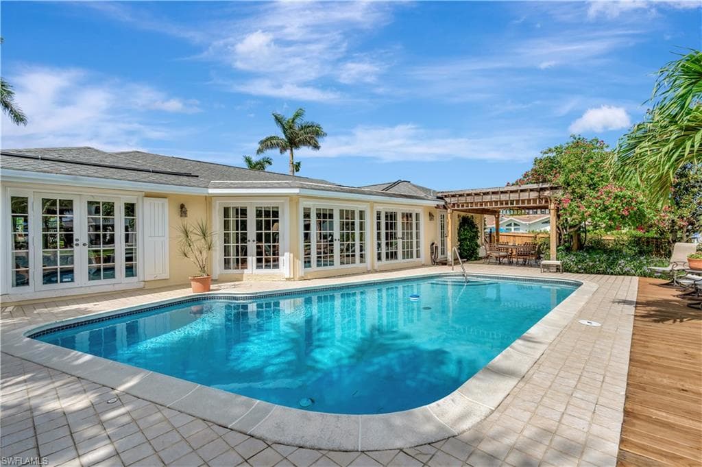 1407 Marlin Dr, Naples, FL 34102-10