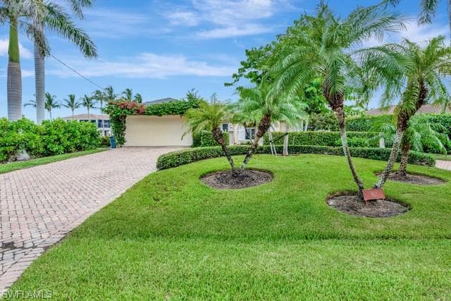 1407 Marlin Dr, Naples, FL 34102-39