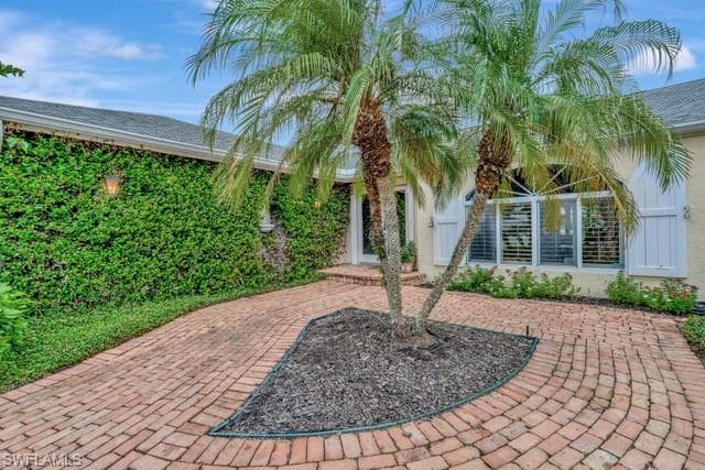 1407 Marlin Dr, Naples, FL 34102-41
