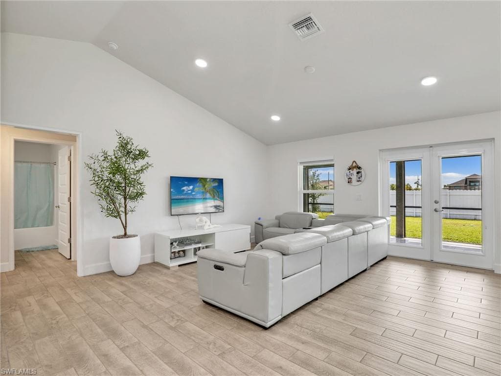2405 Nelson Rd N, Cape Coral, FL 33993-27