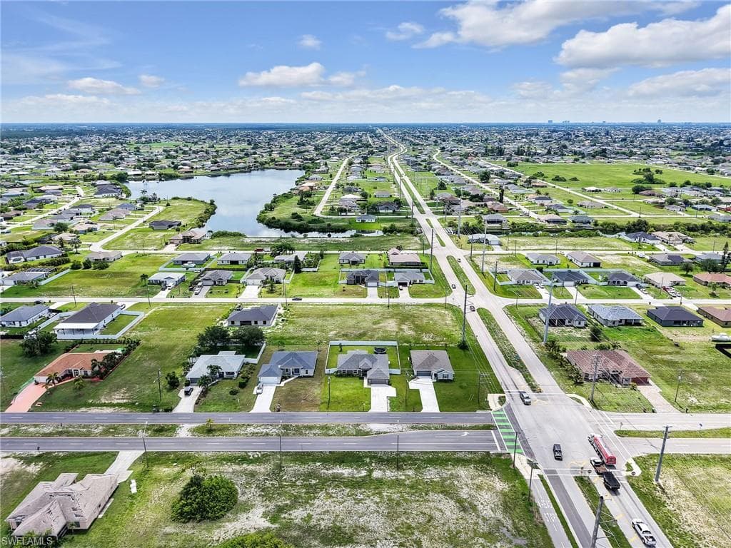 2405 Nelson Rd N, Cape Coral, FL 33993-2