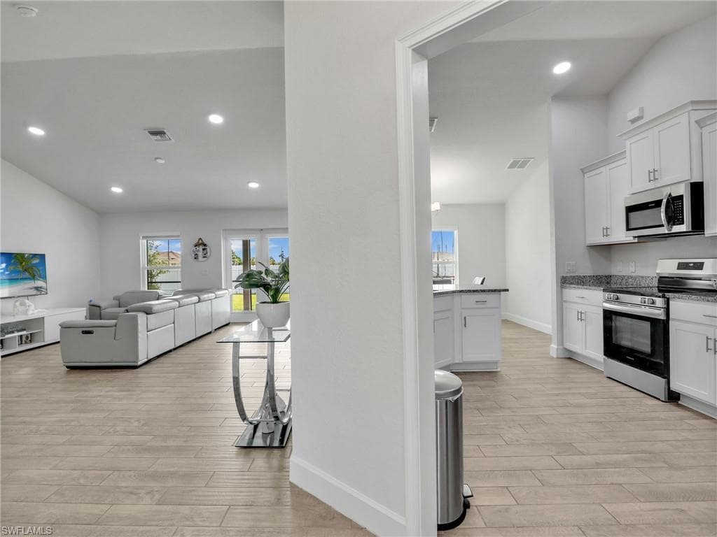 2405 Nelson Rd N, Cape Coral, FL 33993-29
