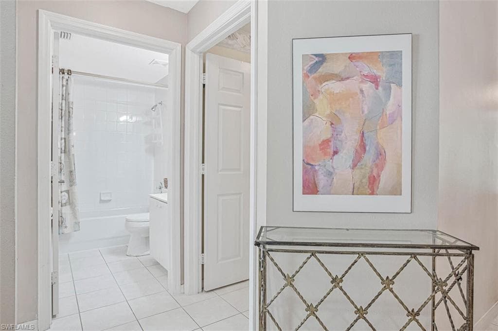 6605 Huntington Lakes Cir 103, Naples, FL 34119-20