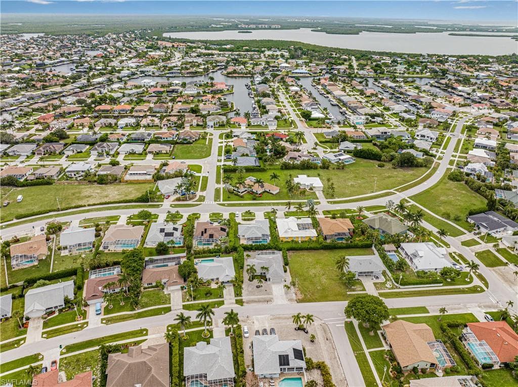 205 Sand Hill St, Marco Island, FL 34145-40