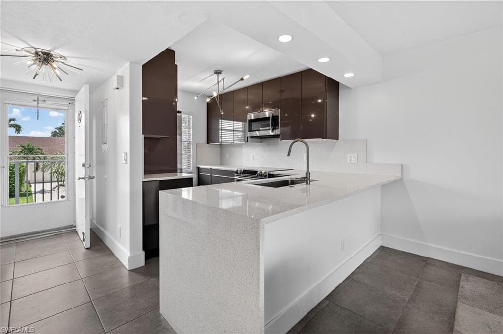 1666 Osprey Ave 106, Naples, FL 34102-8