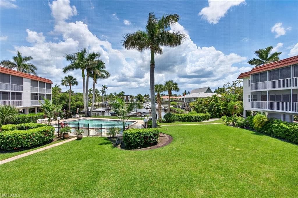 1666 Osprey Ave 106, Naples, FL 34102-1