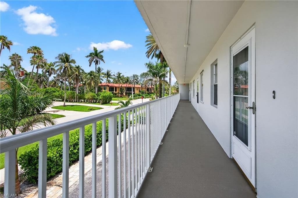 1666 Osprey Ave 106, Naples, FL 34102-34