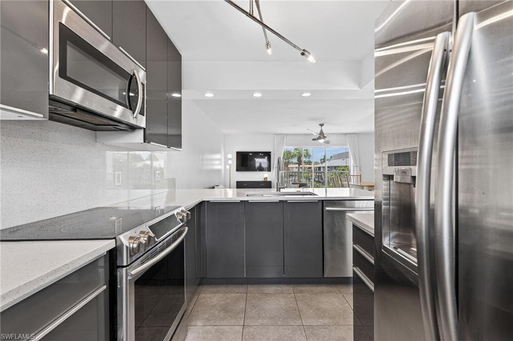 1666 Osprey Ave 106, Naples, FL 34102-7