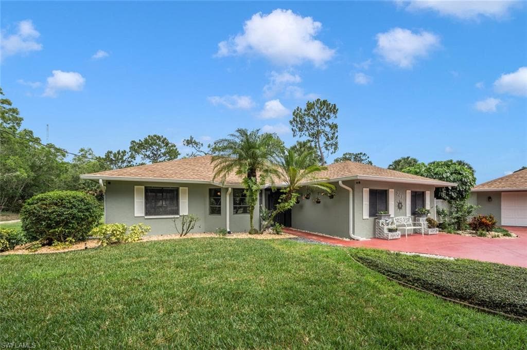 761 Pine Vale Dr, Naples, FL 34104-5