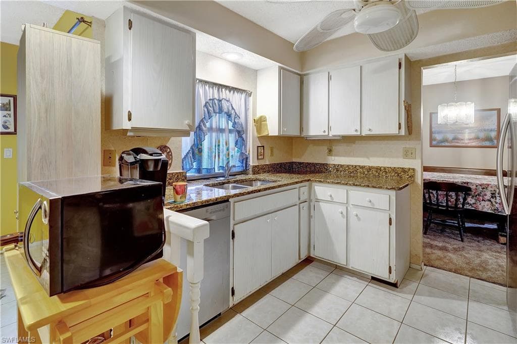 908 21st Ter, Cape Coral, FL 33990-11