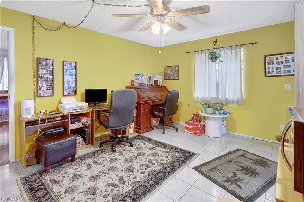 908 21st Ter, Cape Coral, FL 33990-14