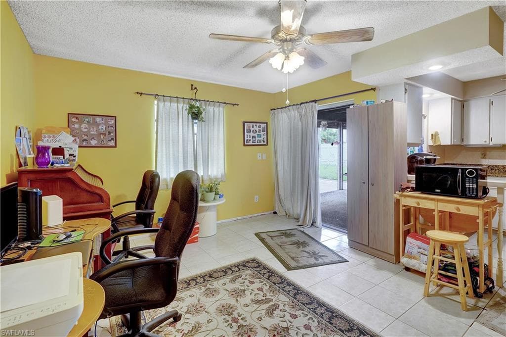 908 21st Ter, Cape Coral, FL 33990-15