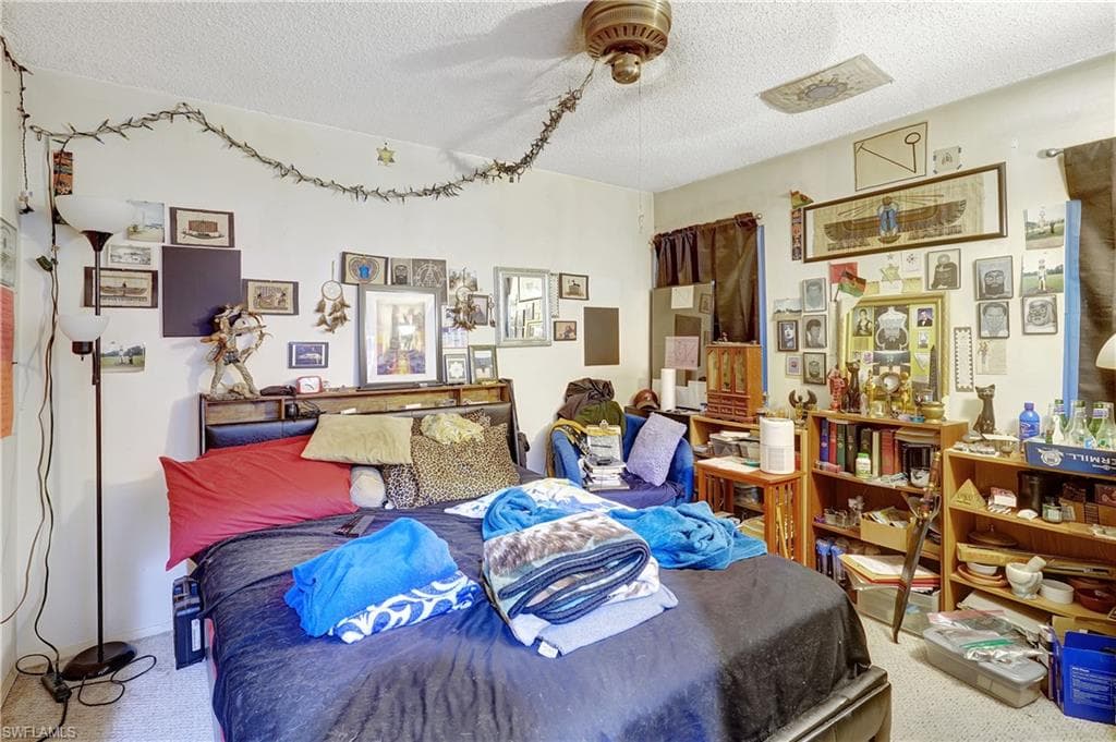 908 21st Ter, Cape Coral, FL 33990-21