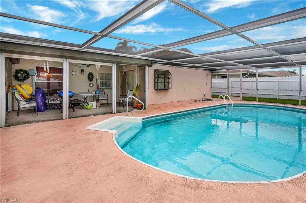 908 21st Ter, Cape Coral, FL 33990-42