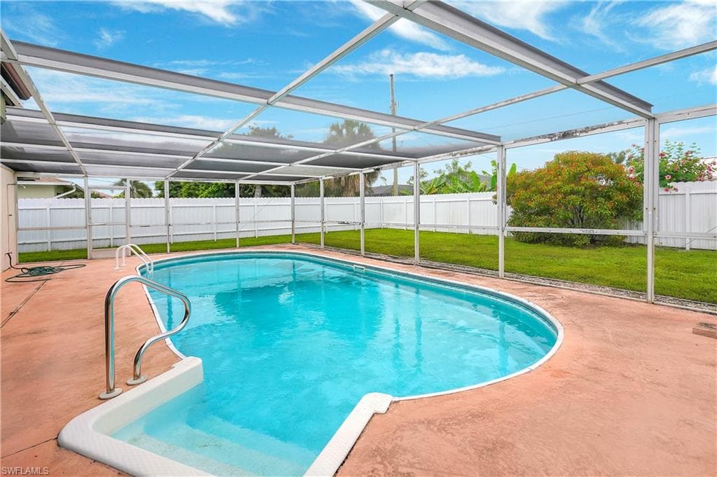 908 21st Ter, Cape Coral, FL 33990-43