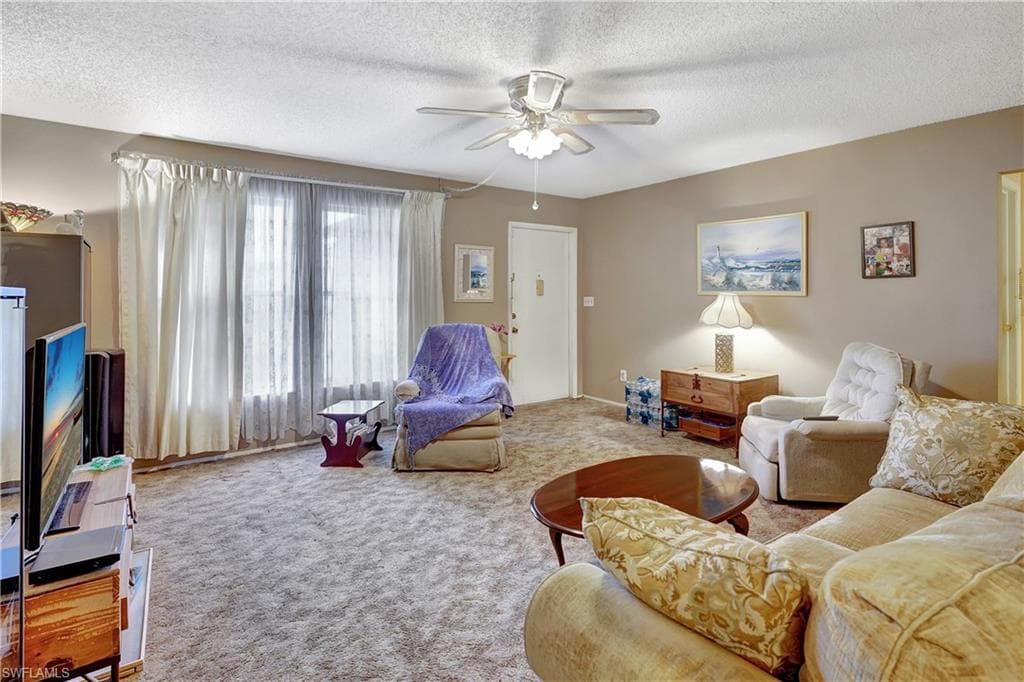 908 21st Ter, Cape Coral, FL 33990-4