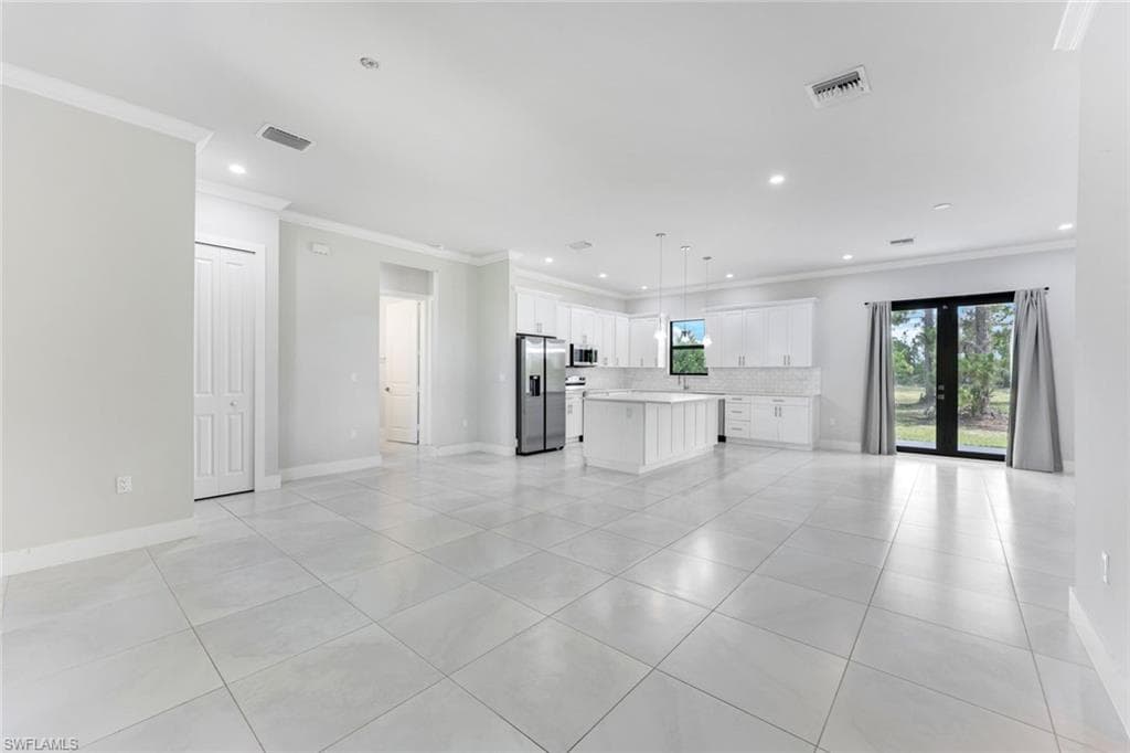 2017 47th Ave NE, Naples, FL 34120-6