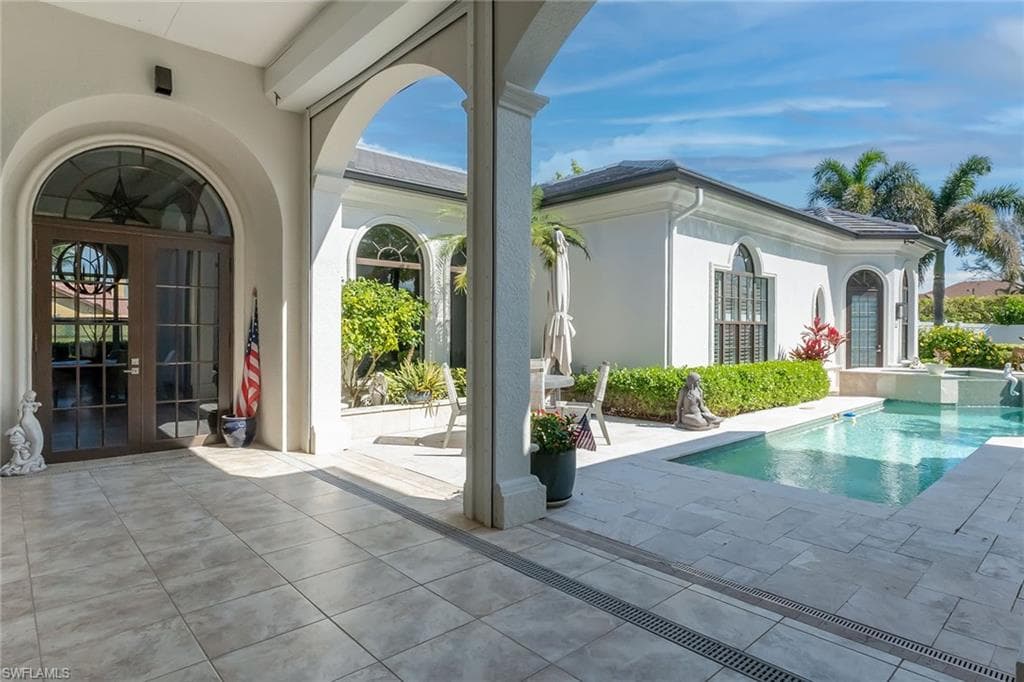 709 Teal Ct, Naples, FL 34108-25
