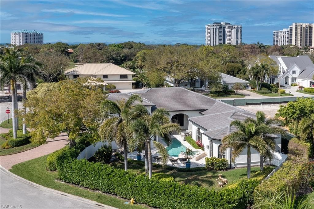 709 Teal Ct, Naples, FL 34108-37