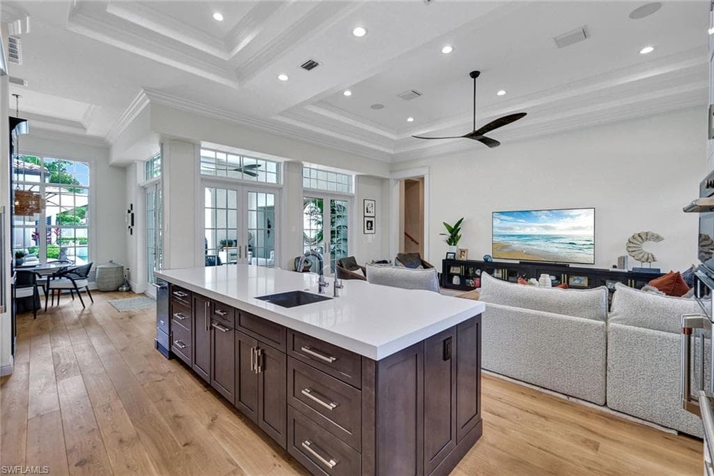 709 Teal Ct, Naples, FL 34108-4