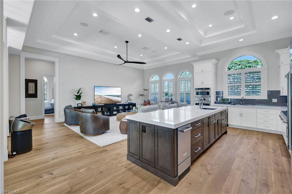 709 Teal Ct, Naples, FL 34108-6