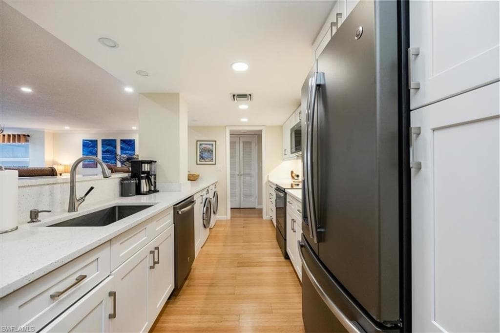 1900 Clifford St 301, Fort Myers, FL 33901-7