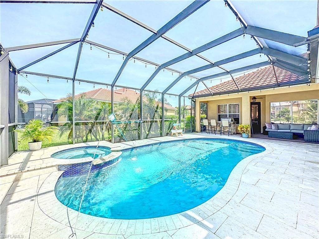 3032 Via Rialto St, Fort Myers, FL 33905-24