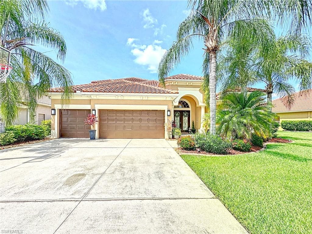 3032 Via Rialto St, Fort Myers, FL 33905-2