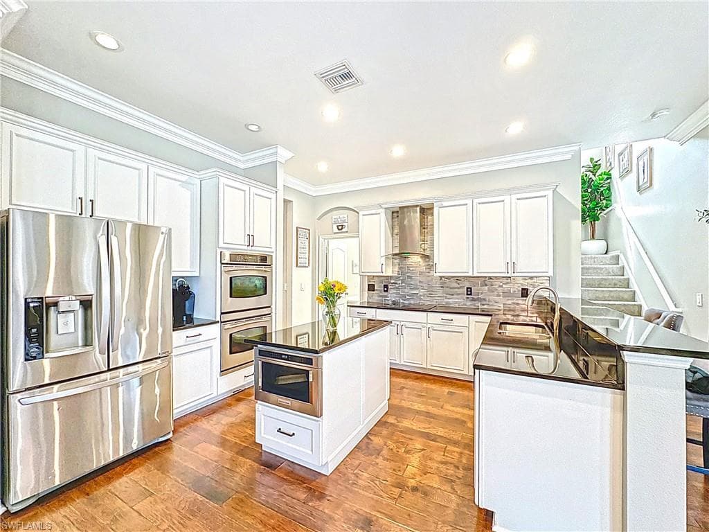3032 Via Rialto St, Fort Myers, FL 33905-5