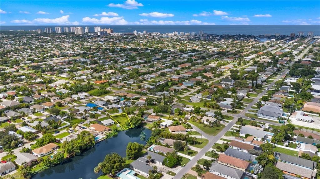 817 107th Ave N, Naples, FL 34108-12
