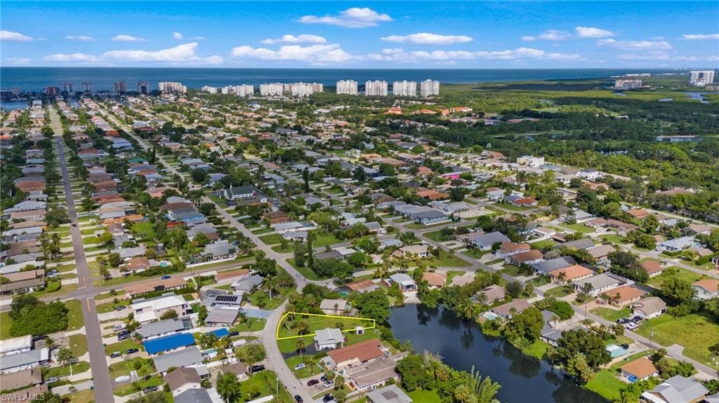 817 107th Ave N, Naples, FL 34108-13