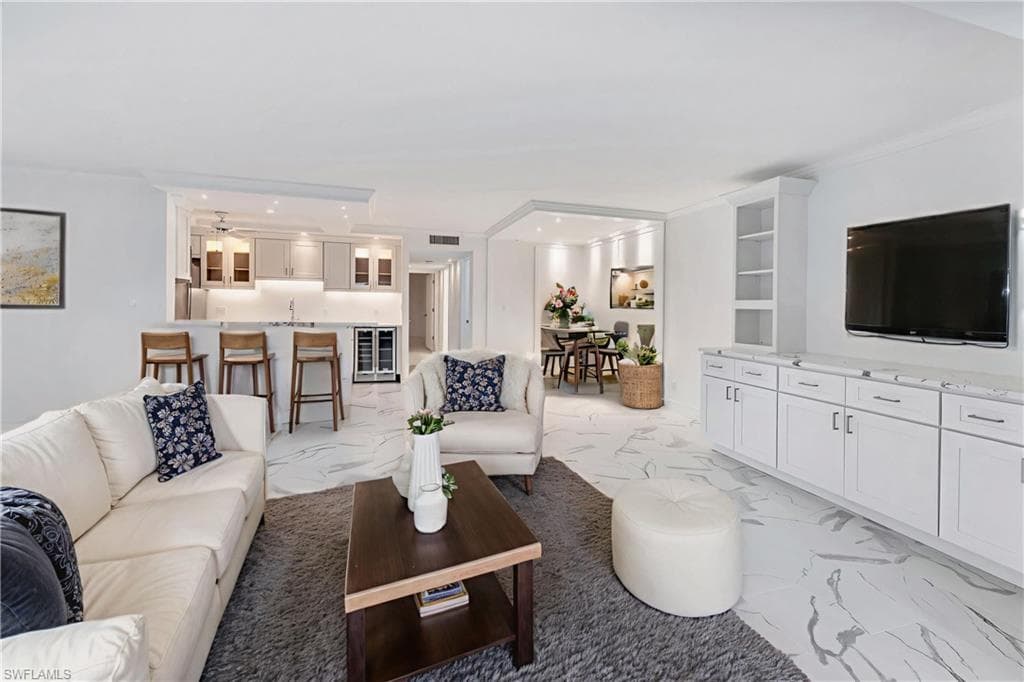 222 Harbour Dr 114, Naples, FL 34103-18