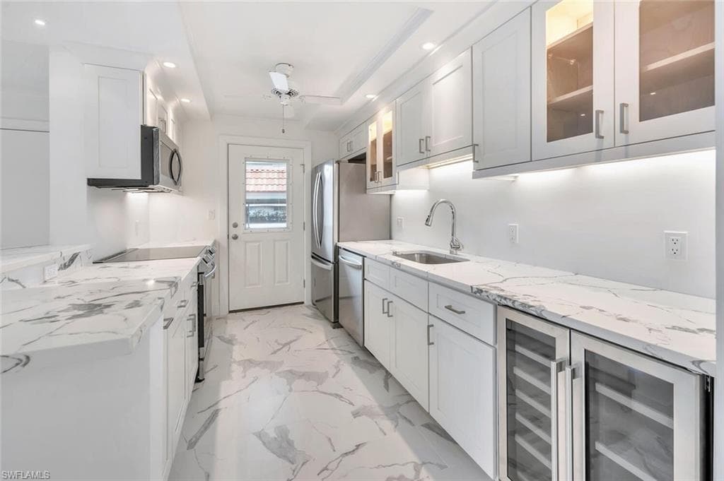 222 Harbour Dr 114, Naples, FL 34103-20