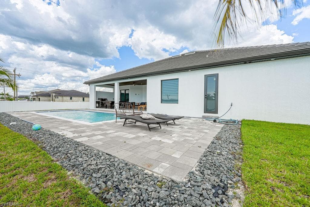 2 35th Ave, Cape Coral, FL 33991-39