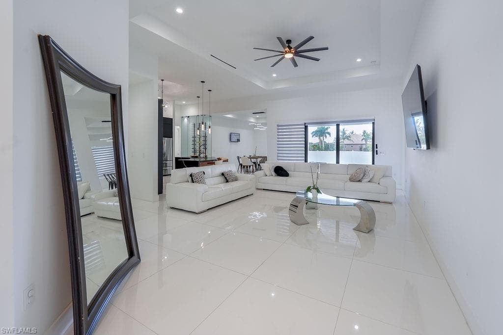 2 35th Ave, Cape Coral, FL 33991-8