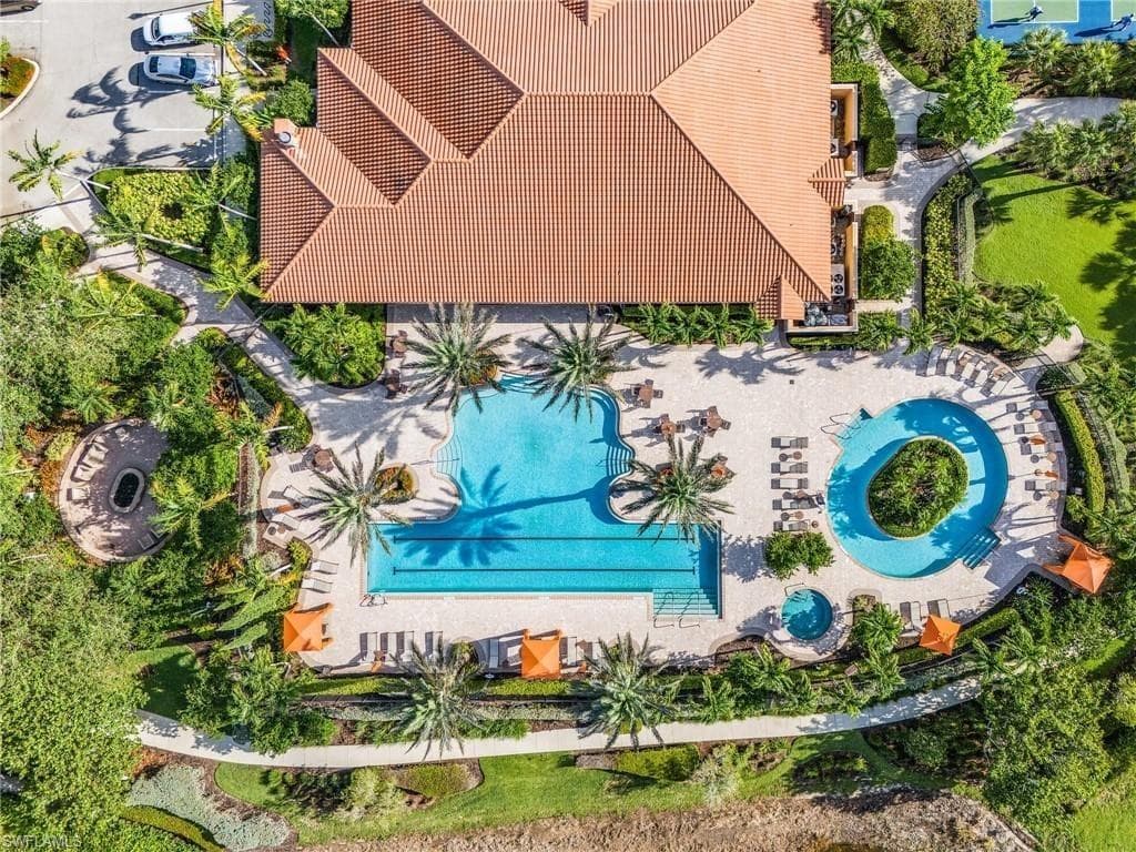 8070 Calle Canovas St, Naples, FL 34114-28