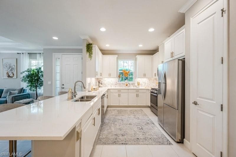 8070 Calle Canovas St, Naples, FL 34114-3