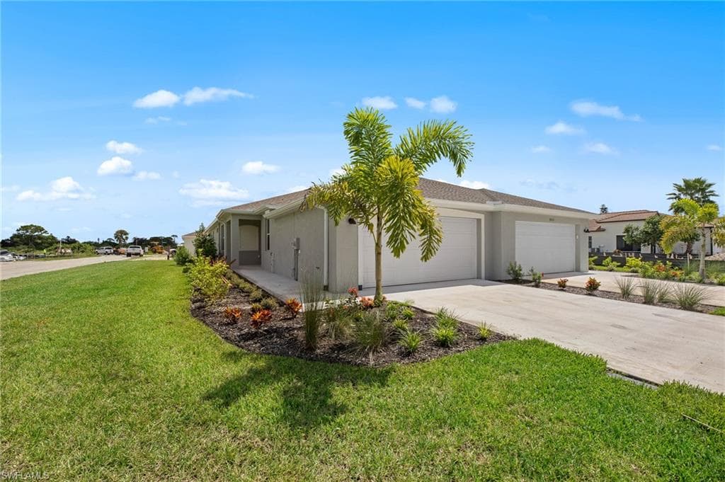 9051 Leatherwood Loop, Lehigh Acres, FL 33936-31