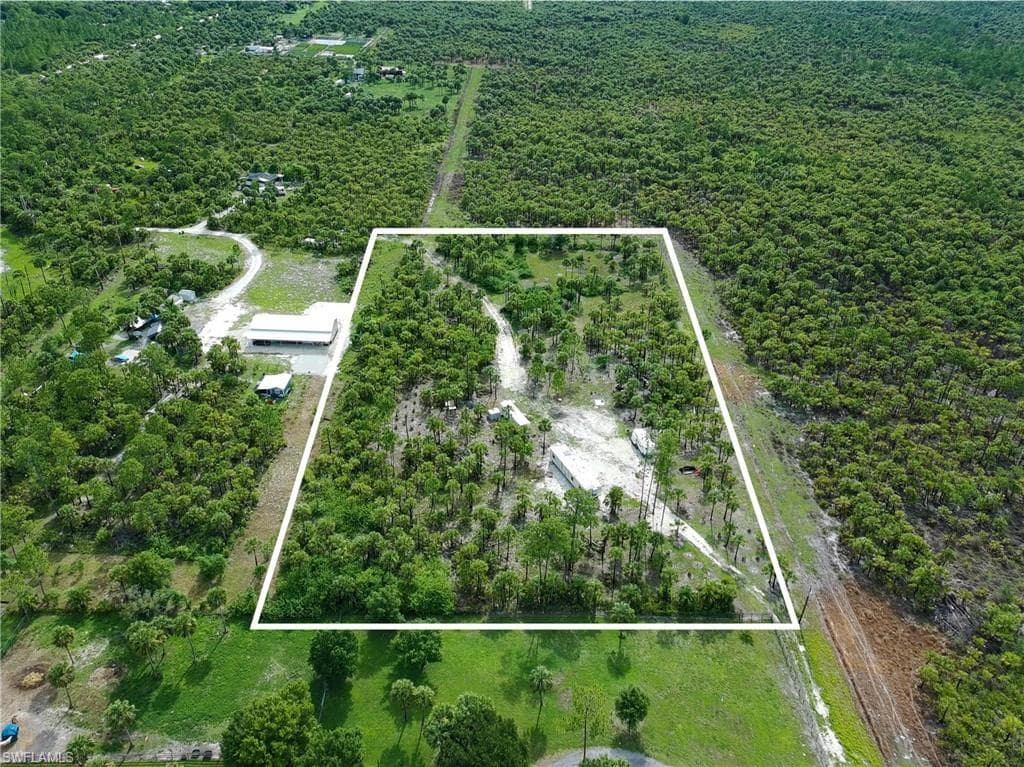 2521 Woodland Grade Rd, Naples, FL 34117-2