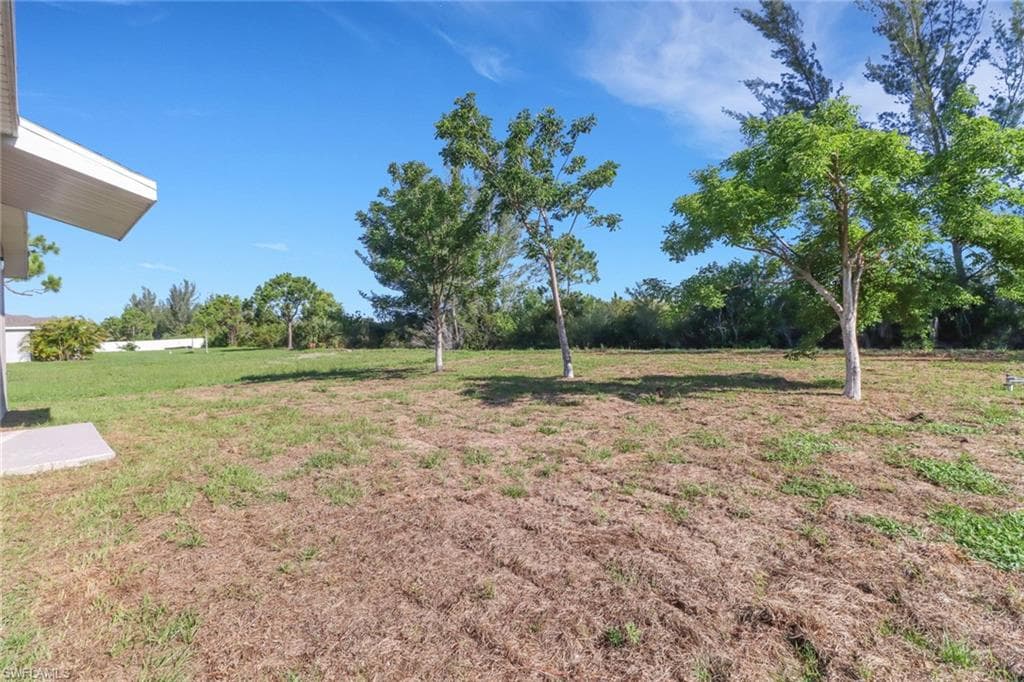 2857 27th St, Cape Coral, FL 33993-26