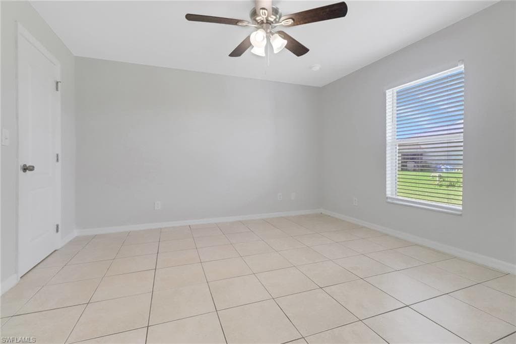 2204 18th Ter, Cape Coral, FL 33993-14
