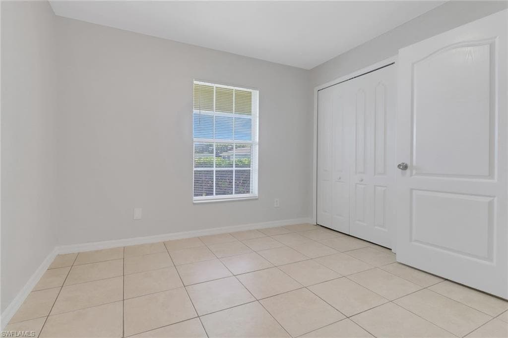 2204 18th Ter, Cape Coral, FL 33993-18