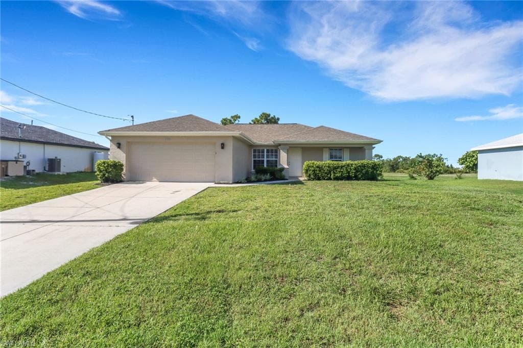 2204 18th Ter, Cape Coral, FL 33993-1