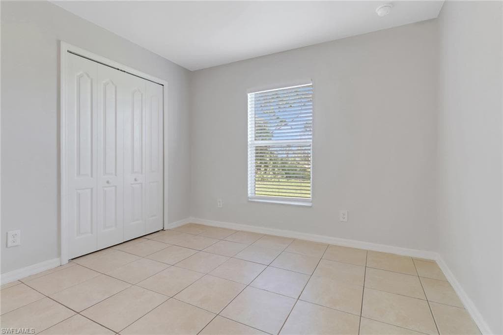 2204 18th Ter, Cape Coral, FL 33993-21