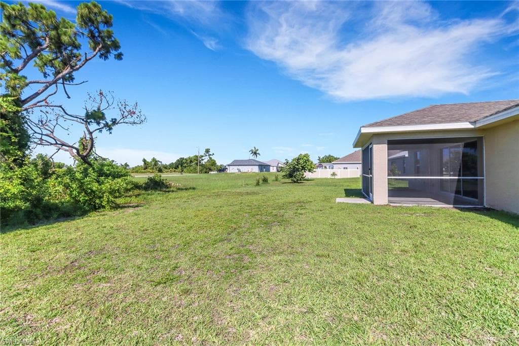 2204 18th Ter, Cape Coral, FL 33993-24
