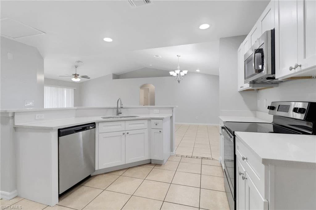 2204 18th Ter, Cape Coral, FL 33993-8