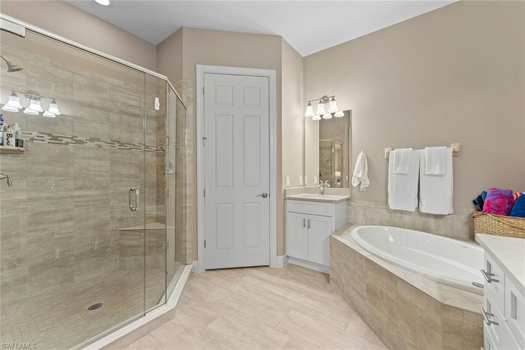 12041 Covent Garden Ct 2202, Naples, FL 34120-22